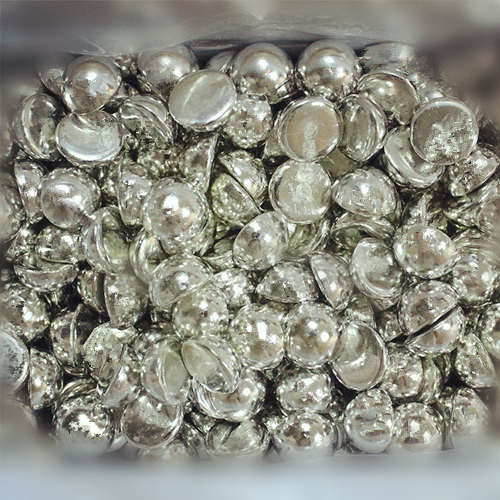 無鉛錫半球,無鉛錫球,錫半球,無鉛焊錫球,無鉛錫全球,多種規(guī)格由客戶自由選擇焊錫產品